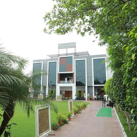Hotel Shri Khedapati International Dewās Zewnętrze zdjęcie
