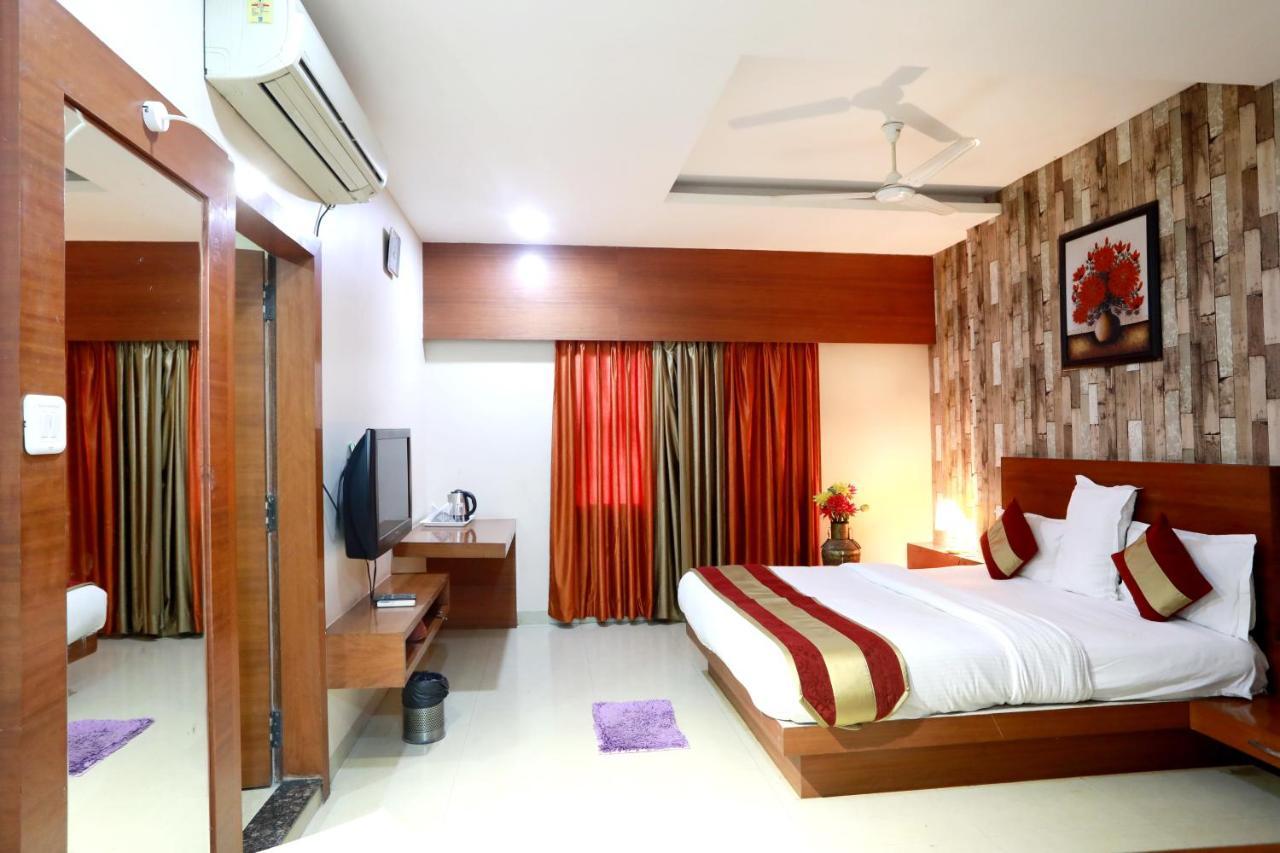 Hotel Shri Khedapati International Dewās Zewnętrze zdjęcie