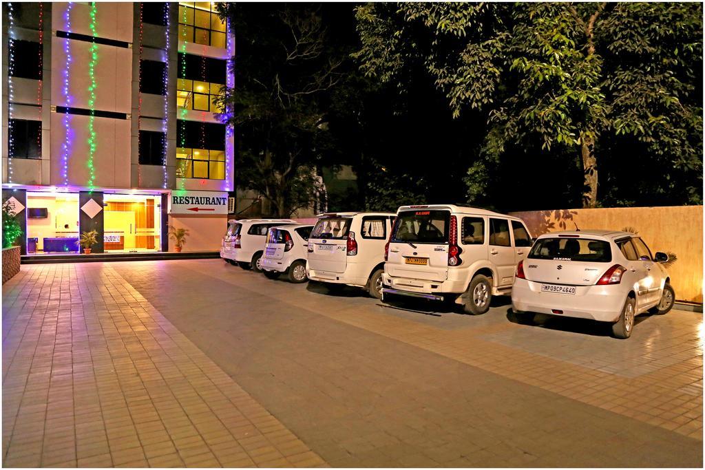 Hotel Shri Khedapati International Dewās Zewnętrze zdjęcie
