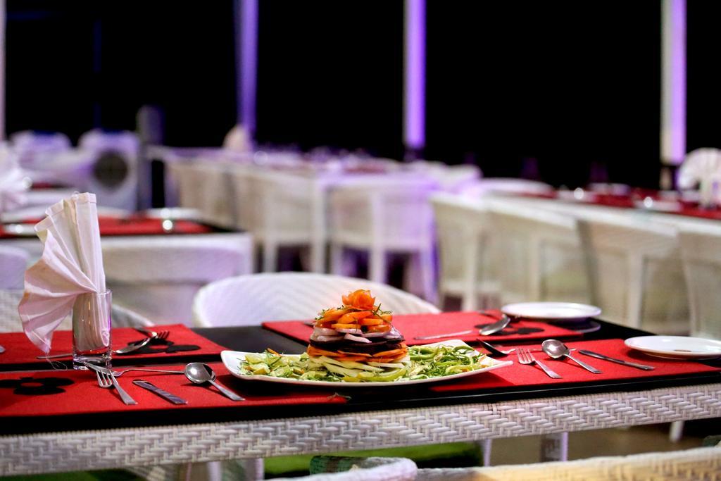 Hotel Shri Khedapati International Dewās Zewnętrze zdjęcie