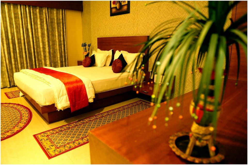 Hotel Shri Khedapati International Dewās Zewnętrze zdjęcie