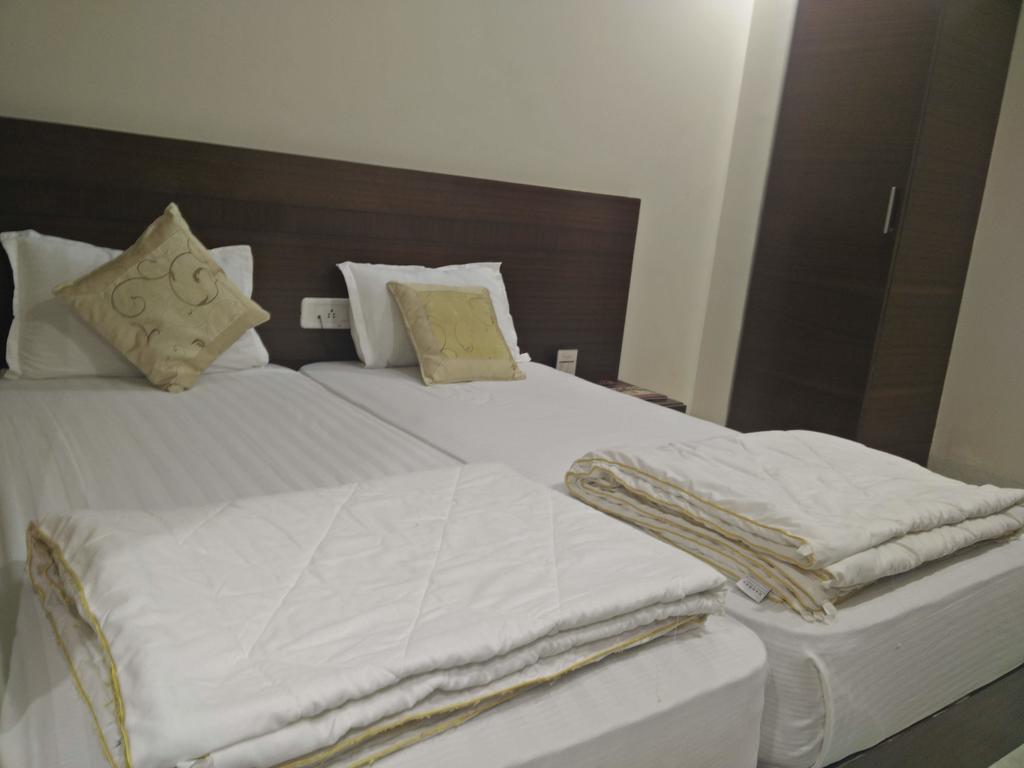 Hotel Shri Khedapati International Dewās Zewnętrze zdjęcie