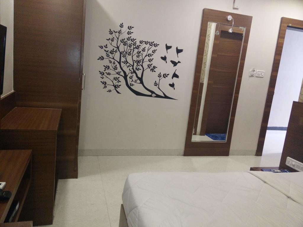 Hotel Shri Khedapati International Dewās Zewnętrze zdjęcie