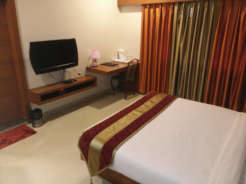 Hotel Shri Khedapati International Dewās Zewnętrze zdjęcie