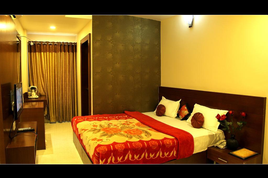Hotel Shri Khedapati International Dewās Zewnętrze zdjęcie