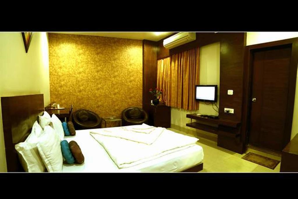 Hotel Shri Khedapati International Dewās Zewnętrze zdjęcie