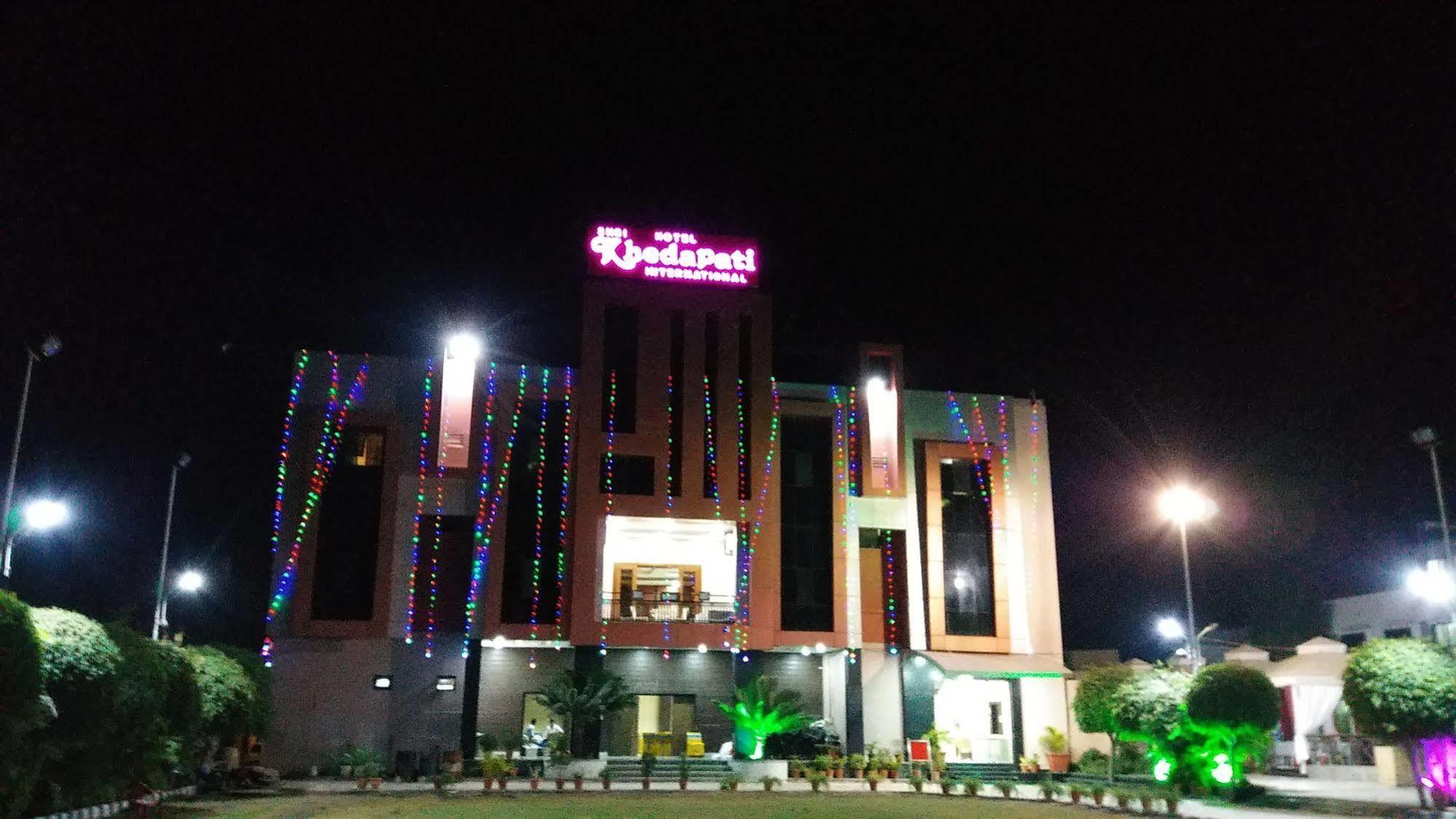 Hotel Shri Khedapati International Dewās Zewnętrze zdjęcie